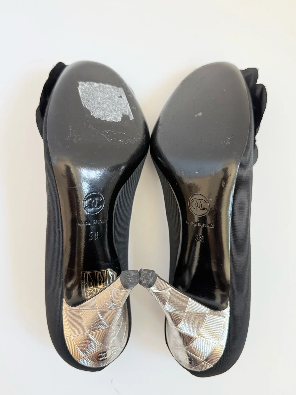 Chanel G27473 Camellia Flower Satin Pumps Silver CC Heels Karl Era EU 38